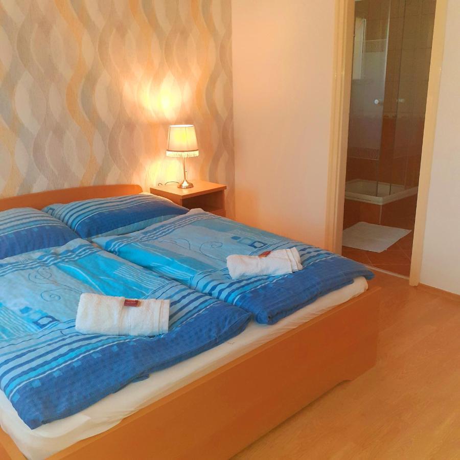 Petra Apartmanhaz Kehidakustany Exterior photo